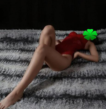 Я креативная, нежная и опытная индивидуалка, готовая исполнить все твои желания. Я расскажу тебе о безупречных услугах, которые я могу предложить. Волшебные массажные прикосновения, страстные эротические игры и умение удовлетворить тебя во всех отношениях - все это в моей коллекции тайных сокровищ. Мой опыт и сексуальная фантазия поражают даже самых требовательных мужчин. Великолепные отзывы и роскошные фото из моей Московской квартиры подтверждают все мои достоинства. Я живу в Москве, и мои двери всегда открыты для тебя. Отдайся мне и позволь мне сделать твои самые потаенные мечты реальностью. 💋🔥 5250, 19 лет